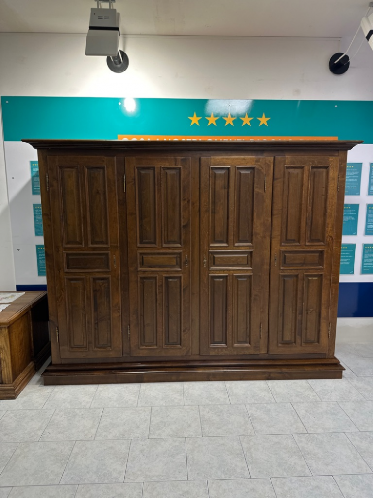 Mercatopoli Armadio Legno L235 H182 P64