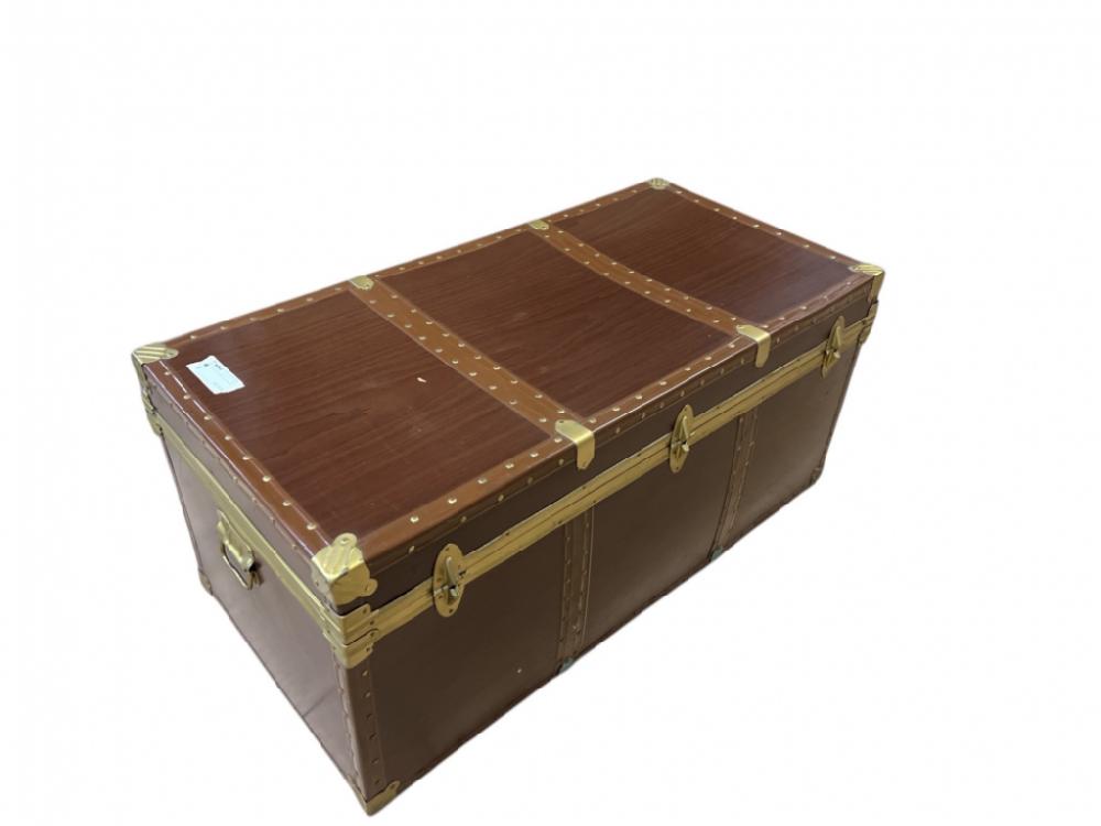 Mercatopoli Baule Legno Borchie 110x54x49
