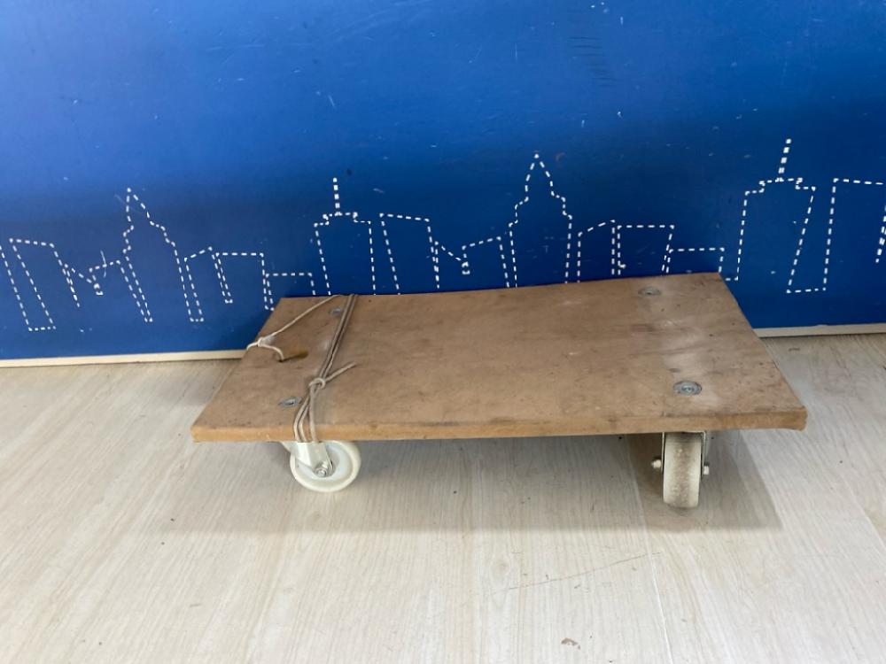 Mercatopoli CARRELLINO IN LEGNO CON ROTELLE
