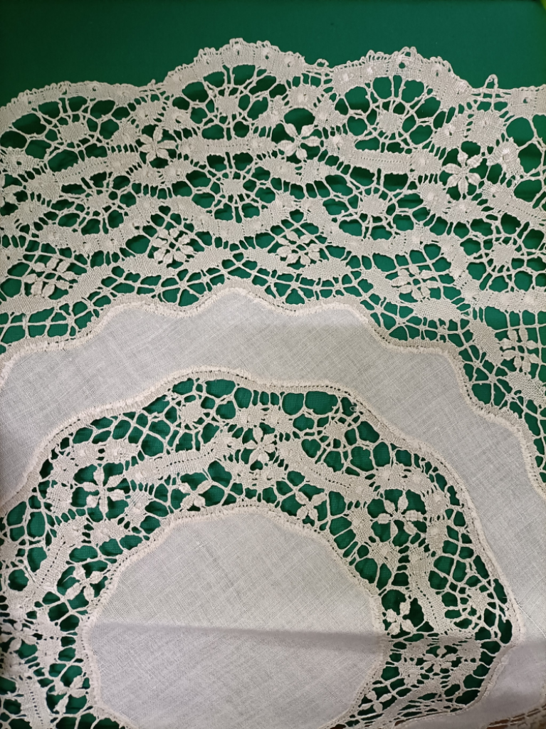 Mercatopoli CENTRINO ROTONDO PIZZO PARTI IN STOFFA