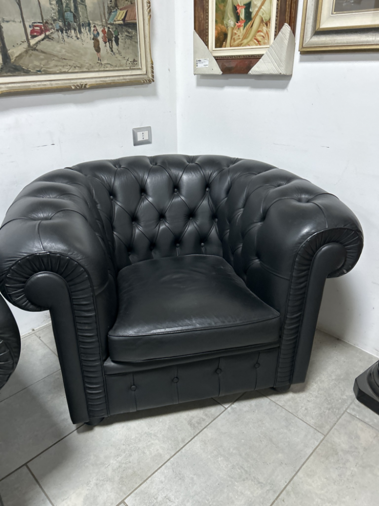 Mercatopoli Chesterfield Poltrona Nera