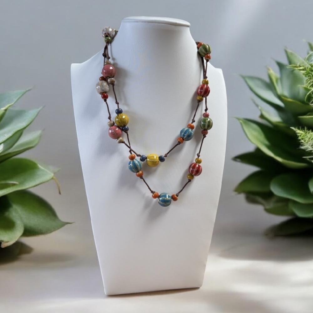 Mercatopoli COLLANA CON LACCIO E PALLE COLORATE