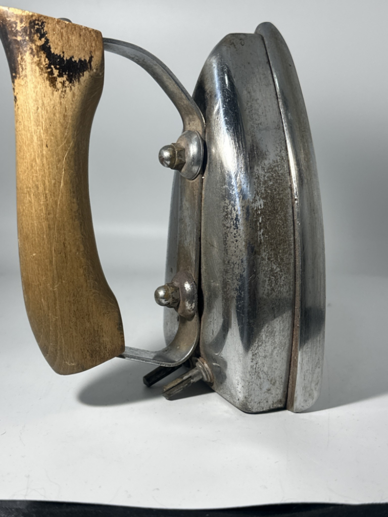 Mercatopoli FERRO DA STIRO VINTAGE