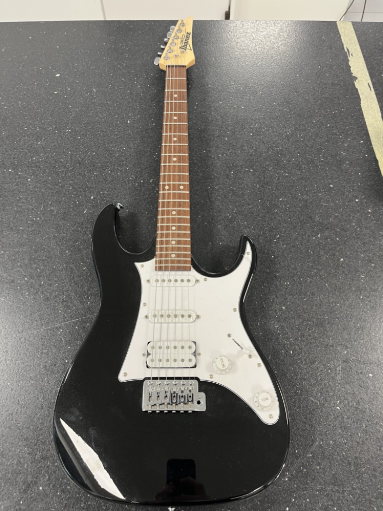 Mercatopoli Gio Ibanez Chitarra Elettrica + Custodia