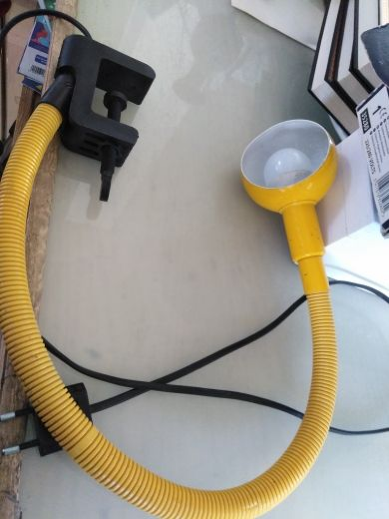 Mercatopoli Lampada Pinza Vintage Gialla