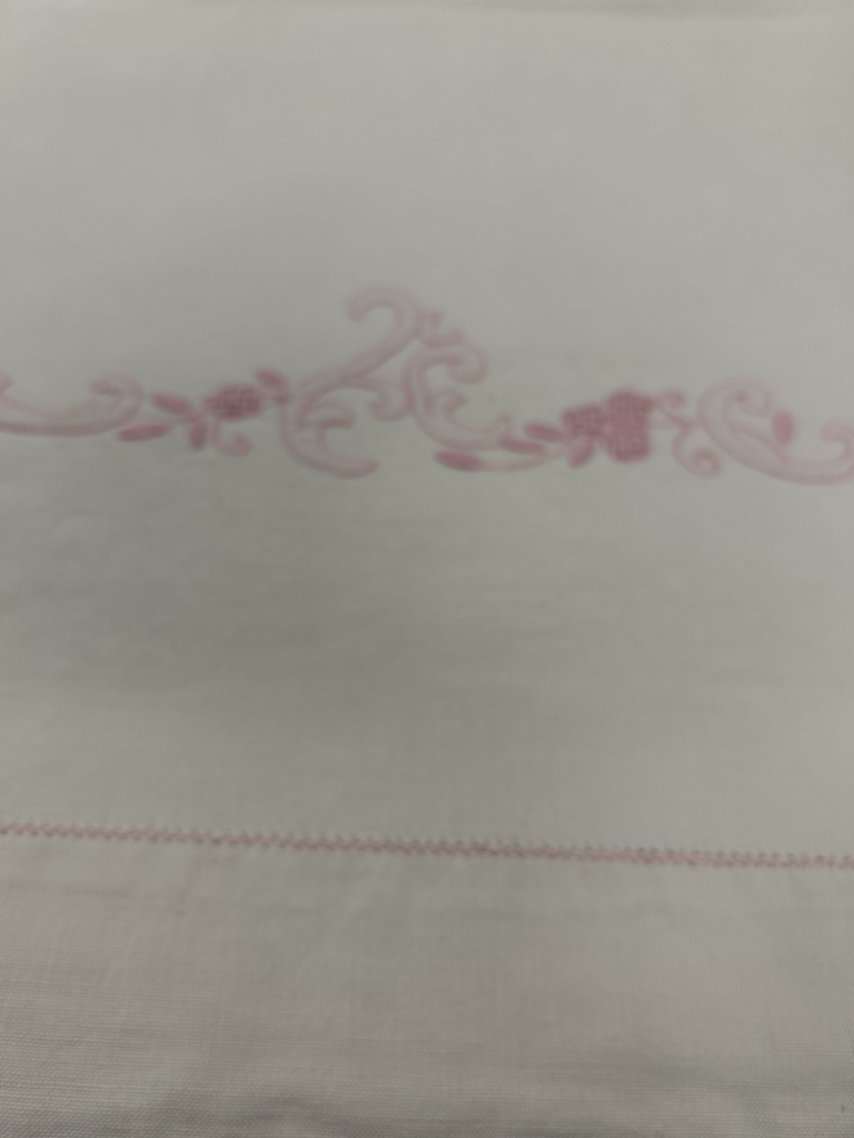 Mercatopoli Lenzuolo Matrimoniale Con Ricami Rosa