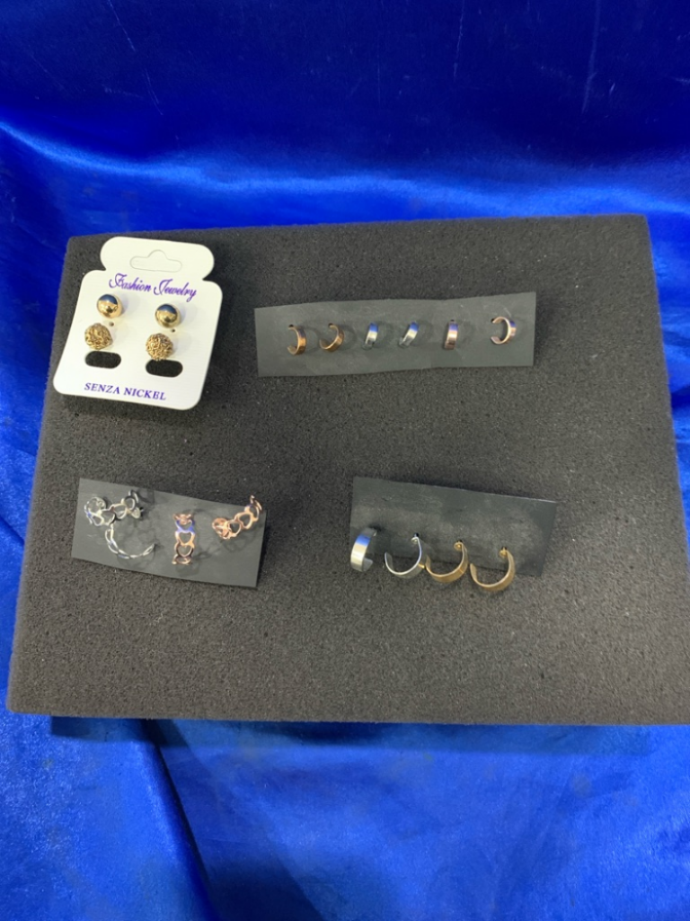 Mercatopoli Orecchini Vari