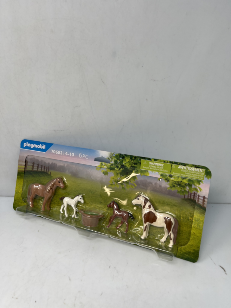 Mercatopoli PLAYMOBIL Country 70682 Famiglia Pony