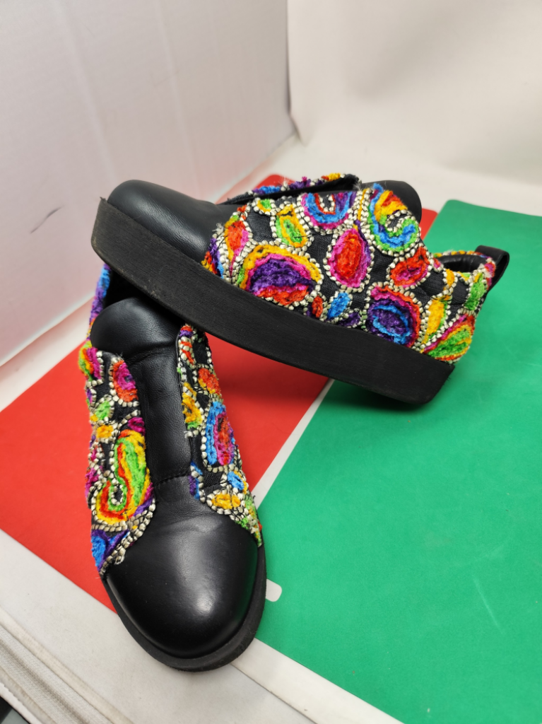 Mercatopoli Sneakers Ricamate Tg 37 Con Scatola