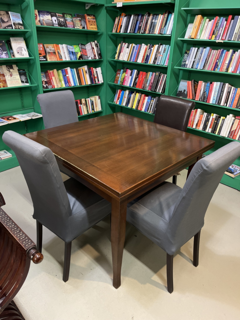 Mercatopoli Tavolo Legno 100x100 Apribile + 4 Sedie