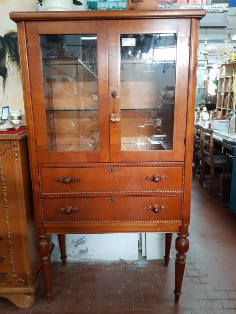 Mercatopoli vetrina antica restaurata