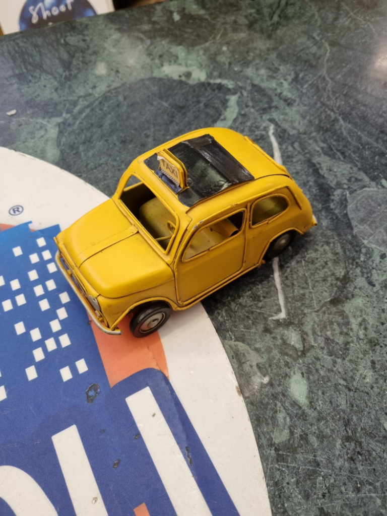 Mercatopoli Modellino Auto Taxi Giallo Metallo Vointage