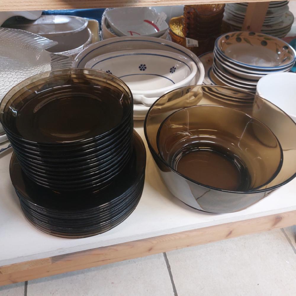 Mercatopoli Servizio Piatti Vetro Marrone Vintage 12 Piani 11 Fondi Spaghettiere