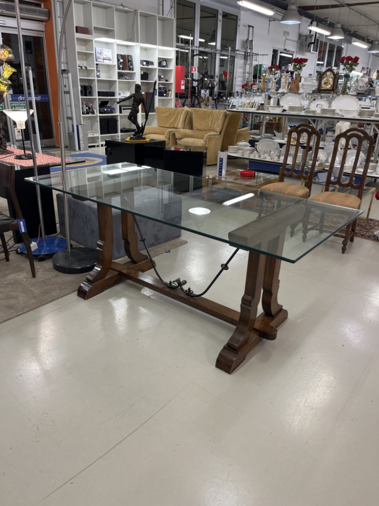 Mercatopoli Tavolo Cristallo Base Legno Con Tiri In Ferro 190x90 Cm