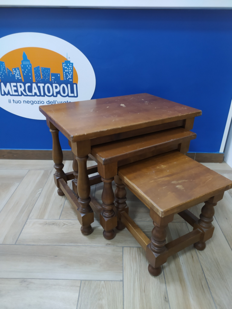 Mercatopoli Tris Tavolini Legno L 31- 46-62 H 35-42-50 P 35-40-42