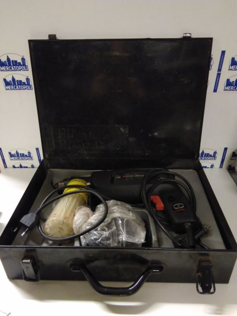 Mercatopoli Valigetta Metallo Con Trapano Black E Decker + Punte