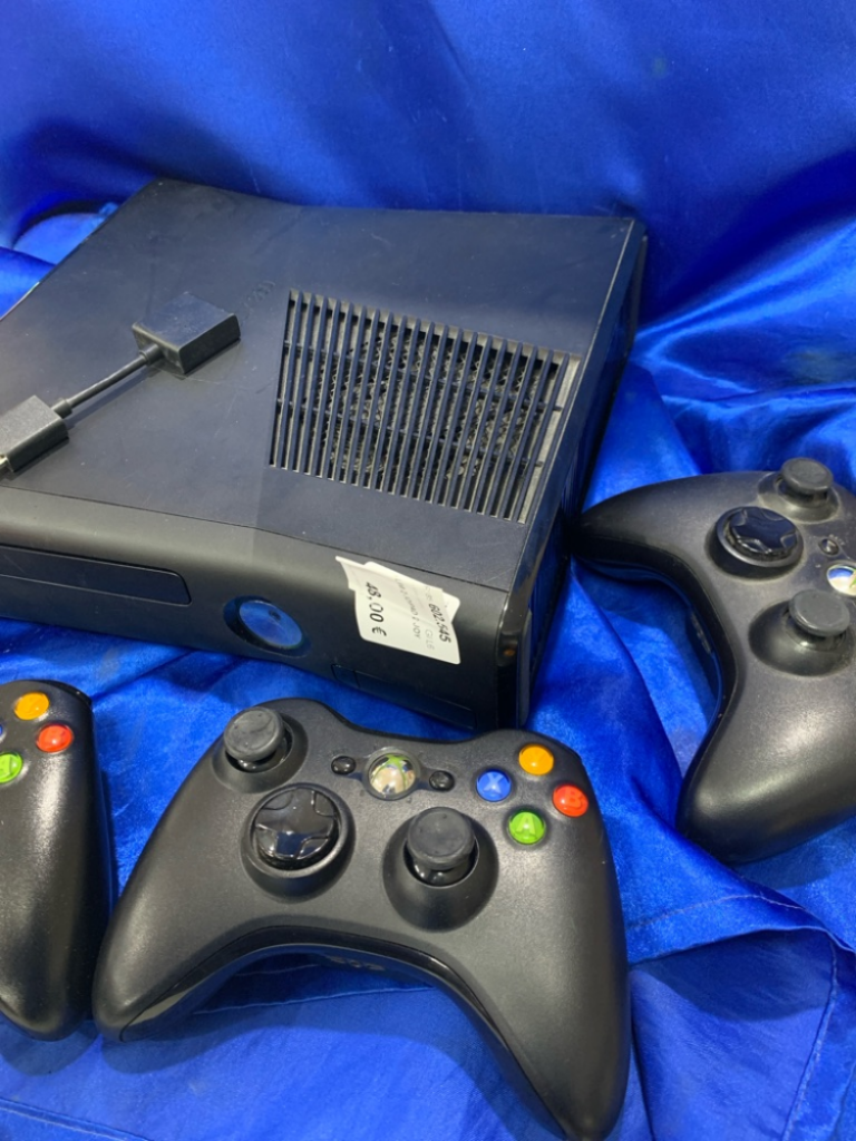 Mercatopoli Xbox 360 Con Alim 2 Joipad 2 Joy Wifi Vetrina